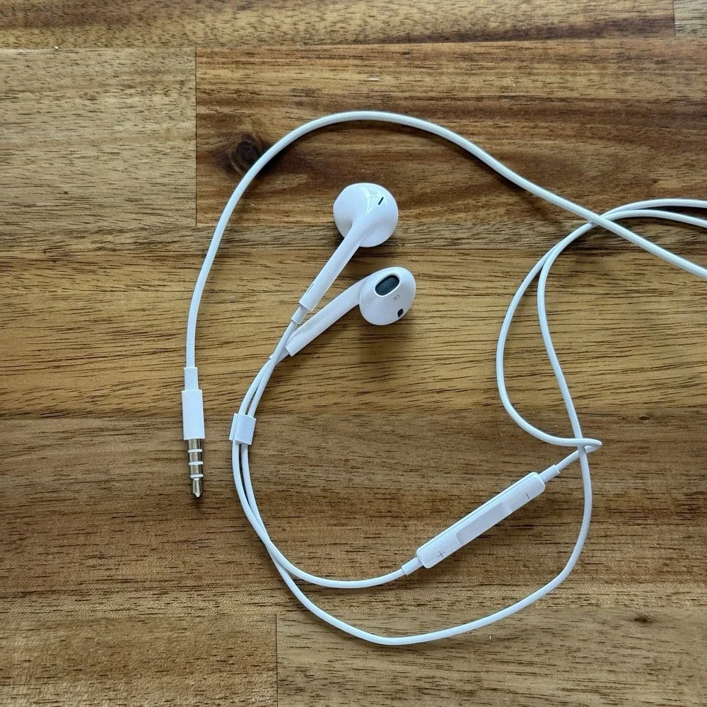 OEM Apple EarPods 3.5 mm Earphones Ear Buds Wired Genuine Authentic TESTED NEW